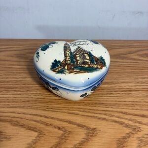 Boleskawiec Polish Heart-Shaped Ceramic Box with lid